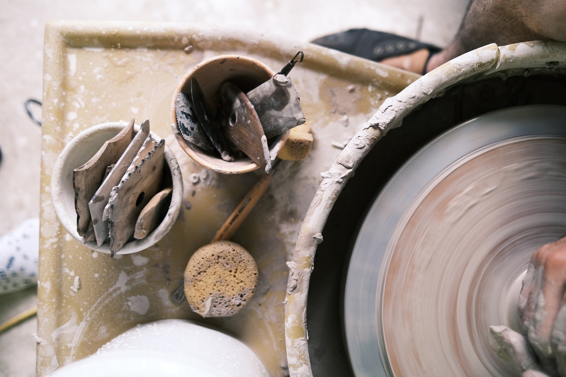 Making Pottery Clay : Wet Mixing Materials for Pottery Clay 